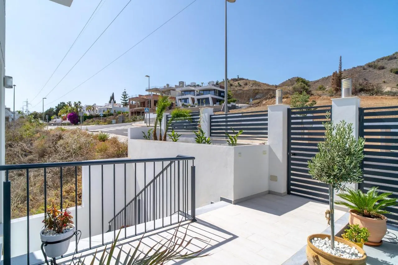 Villa Luxuria Private Pool Nerja 0*,